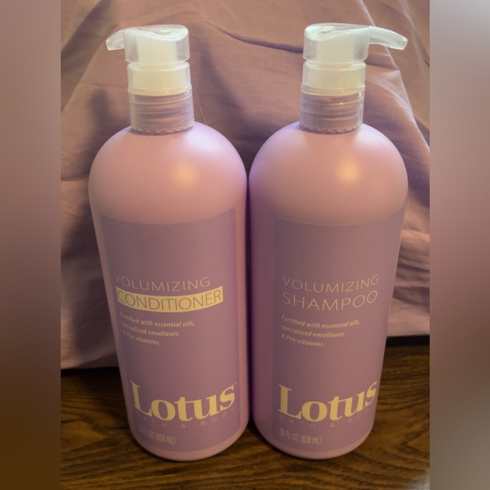 Lotus Volumizing Shampoo and Conditioner Set - Purple